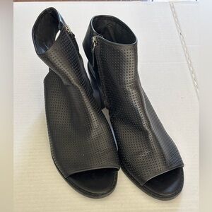 Kenneth Cole Black Perforated Women's Ankle Boots Open Toe Size 10/41 Leather